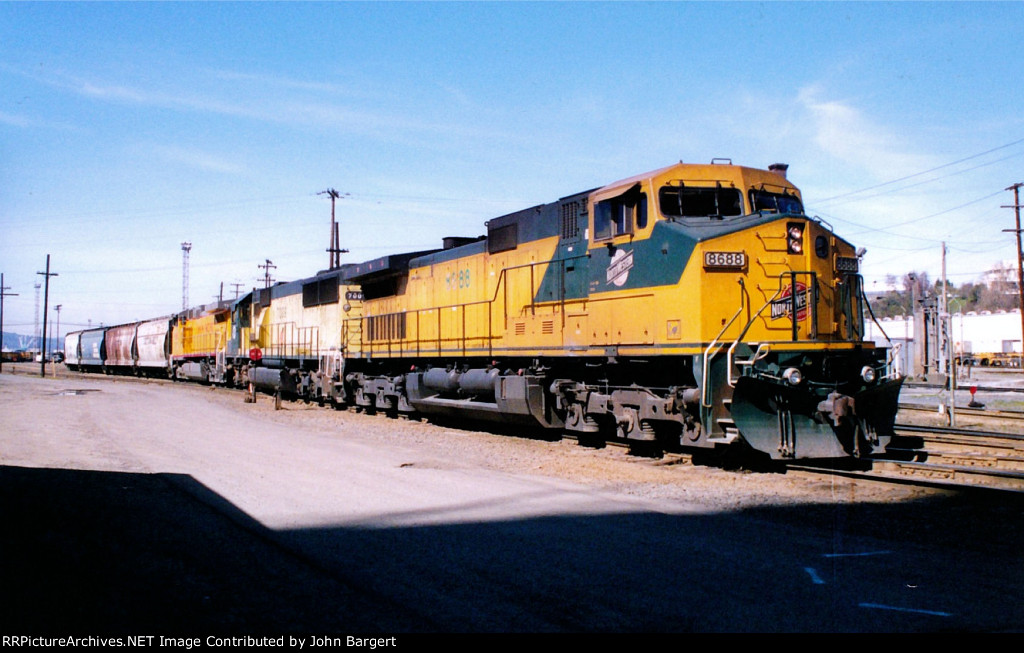 UP Train at Albina Yard